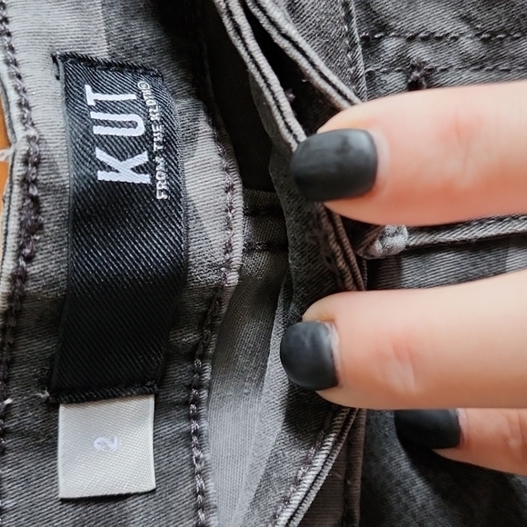 EUC Kut from the Kloth: Connie High-rise Ankle Skinny, Black/Gray Camo, Size 2 - Picture 4 of 9